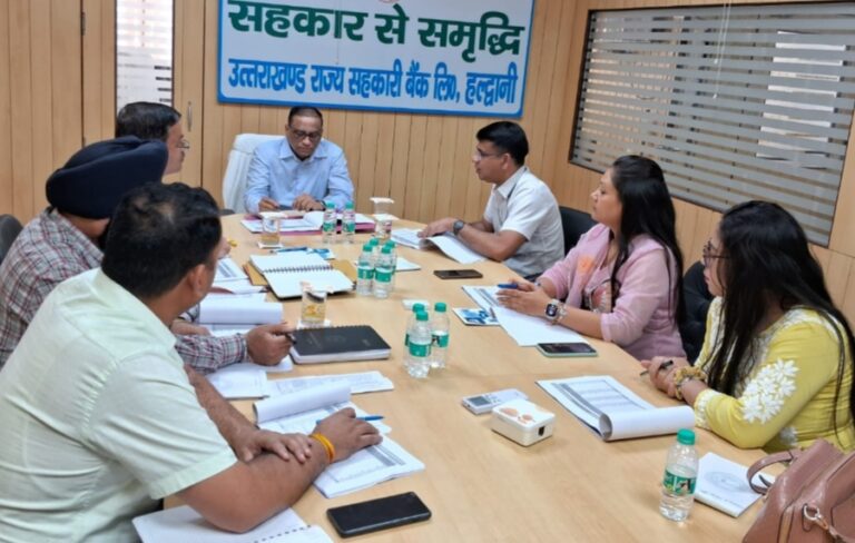 खराब प्रदर्शन करने वाले शाखा प्रबंधकों व कर्मचारियों को अनिवार्य सेवानिवृत्ति दी जाये: श्री दिलीप जावलकर, सचिव को-ऑपरेटिव