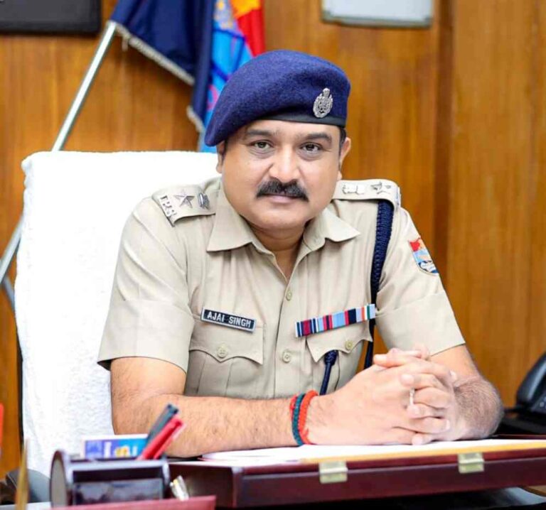 एस एस पी देहरादून ने निभाया दून पुलिस परिवार का मुखिया होने का फ़र्ज़