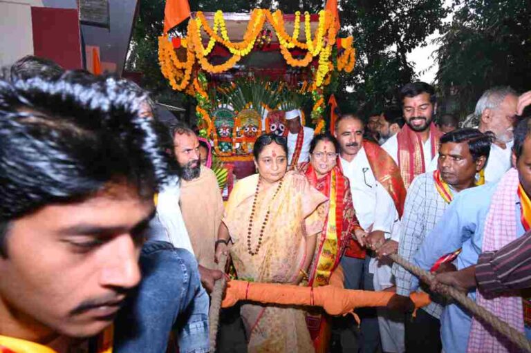 ऋतु खण्डूडी भूषण ने भगवान जगन्नाथ संकीर्तन शोभा यात्रा में किया सहभाग