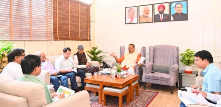 किसानों के हित के कार्यों को प्राथमिकता और गंभीरता से लें – कृषि मंत्री गणेश जोशी