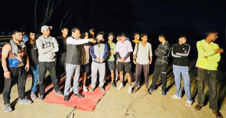 खिलाड़ियों के बीच पहुंचे कांग्रेस नेता नवीन जोशी किया जनसंवाद