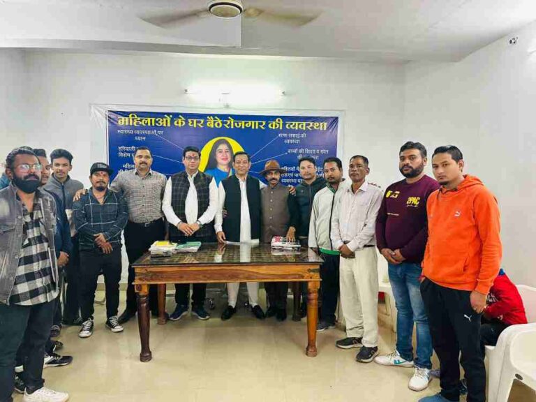 हार के डर से चुनाव से भाग रही है भाजपा : नवीन जोशी