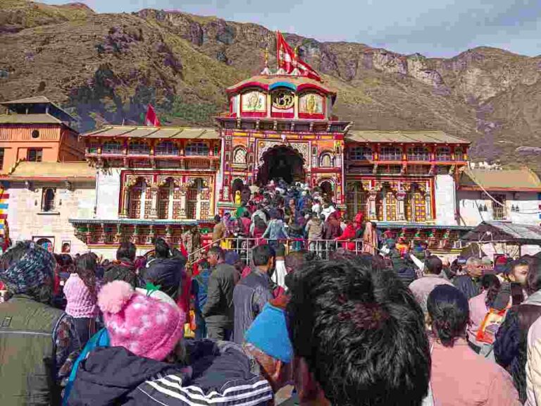 पंच पूजा के‌ तीसरे दिन प्रात: से वेद-उपनिषद पूजा तथा देर शाम से वेद ऋचाओं का वाचन बंद हो जायेगा।