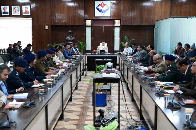 प्रदेश में शीतलहर से बचाव के लिए सभी प्रभावी उपाय किये जाएं: मुख्यमंत्री