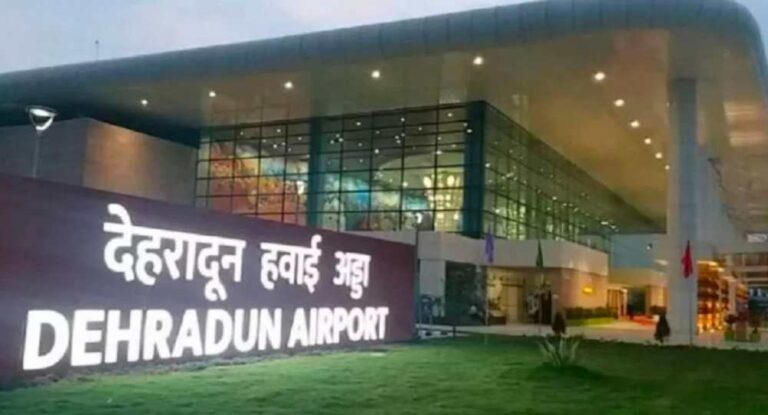 जॉलीग्रांट एयरपोर्ट में चेकिंग के दौरान अमेरिकी नागरिक के पास मिला सैटेलाइट फ़ोन