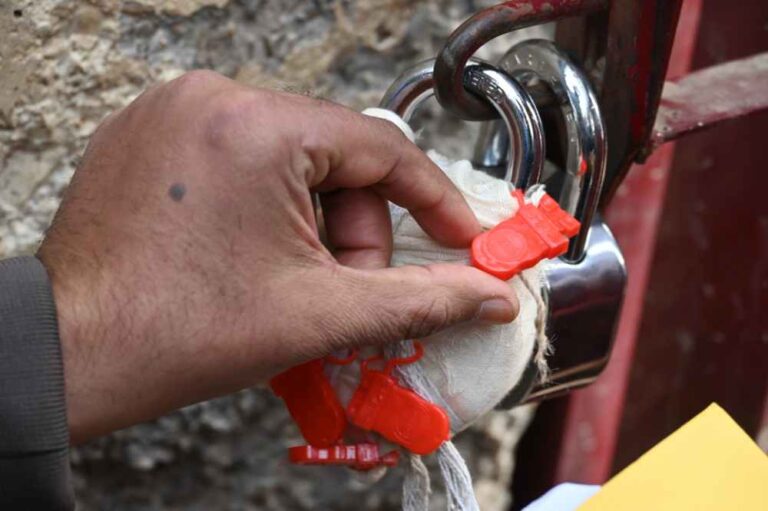 डीएम ने अवैध रूप से संचालित हो रहे गैस गोदाम का अविलम्ब लाईसेंस निरस्त करने के दिए निर्देश