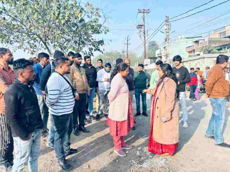 डोर-टू-डोर कूड़ा उठान पर सख्त रुख अपनाया नगर आयुक्त ने