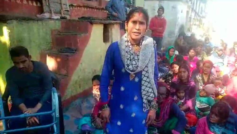 सड़क न बनने तक करेंगे हर चुनाव का बहिष्कार