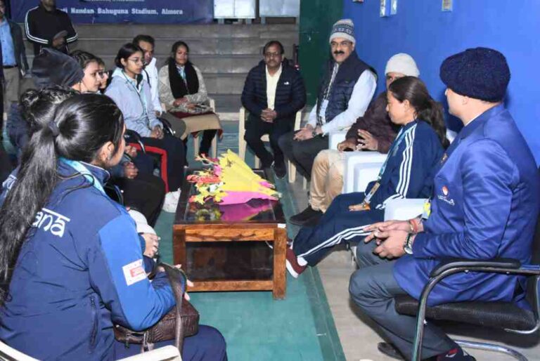 मेहमान खिलाड़ियों का हाल-चाल जानने अल्मोड़ा पहुंची खेल मंत्री