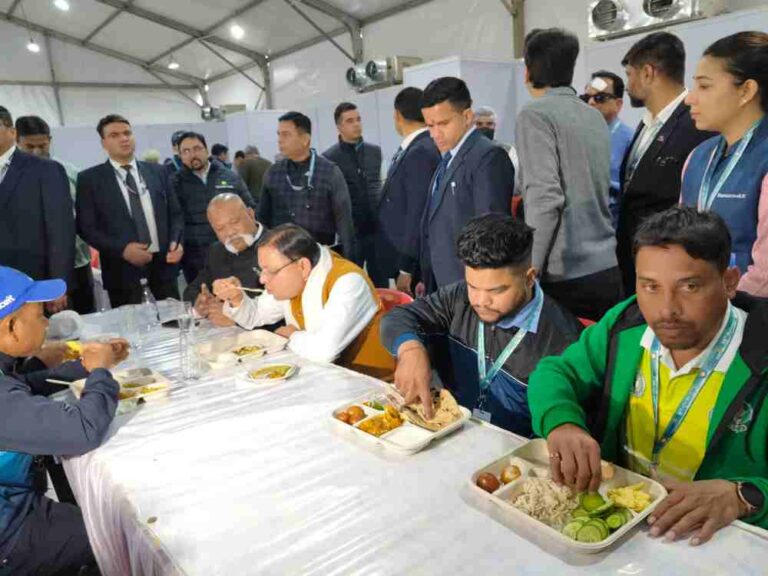 औचक निरीक्षण के लिए रायपुर स्टेडियम पहुंचे सीएम धामी, व्यवस्थाओं का लिया जायजा