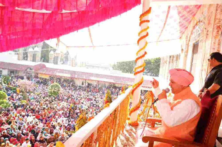 मानव जीवन अमूल्य है, भक्ति में लीन होकर जीवन को सार्थक बनाएं: श्री महाराज जी