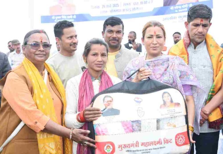 कैबिनेट मंत्री रेखा आर्या ने सैकड़ों समस्याओं का मौके पर कराया निस्तारण