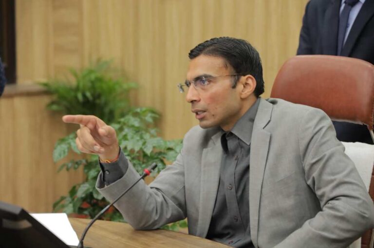 शिक्षा के मन्दिर यदि बने वाणिज्य केन्द्र, प्रशासन कर देगा लाईसेंस रद्द