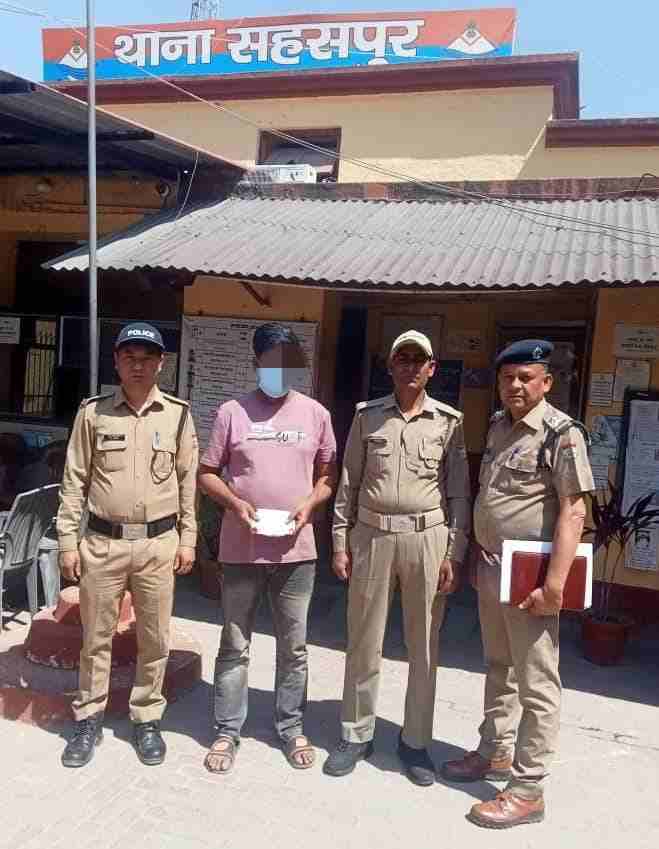 अभियुक्त के कब्जे से लगभग 16 लाख रू0 मूल्य की 51.45 ग्राम अवैध स्मैक हुई बरामद