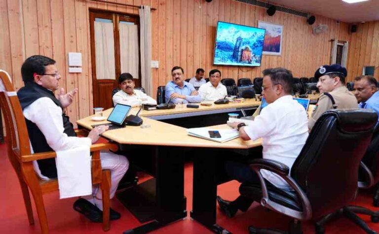 अध्यस्त पाकिस्तानी नागरिकों का चिन्हीकरण कर उनको तत्काल प्रभाव से वापस भेजने की कार्रवाई शुरू करने के निर्देश दिए : सीएम