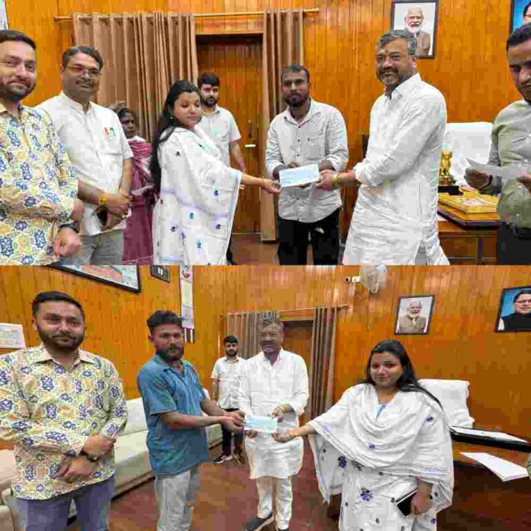 अटल निर्मल नगर पुरस्कार योजना के अंतर्गत मार्च माह के उत्कृष्ट सफाई कर्मचारियों को मिला सम्मान