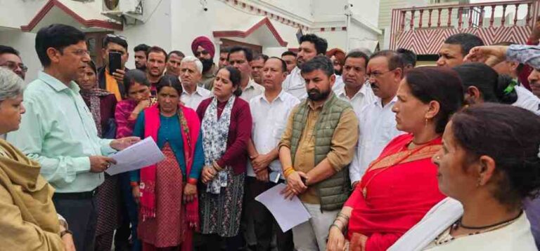 चुनाव प्रक्रिया में हो रही देरी को लेकर भड़के सहकार बंधु 12 मई के बाद सहकार बंधु प्राधिकरण कार्यालय में तालाबंदी और अनिश्चितकालीन धरना करेंगे