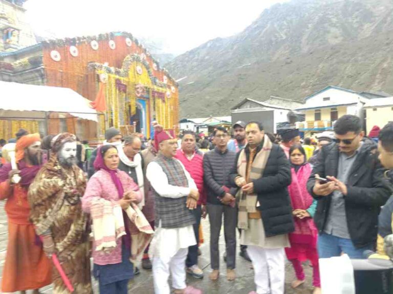 श्री बदरीनाथ- केदारनाथ मंदिर समिति अध्यक्ष हेमंत द्विवेदी ने श्री केदारनाथ धाम के दर्शन किये।