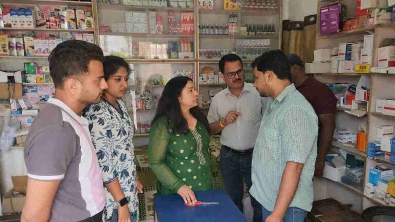 हरिद्वार पुलिस की लगातार कार्यवाही से मेडिकल स्टोर संचालकों में हडकंप