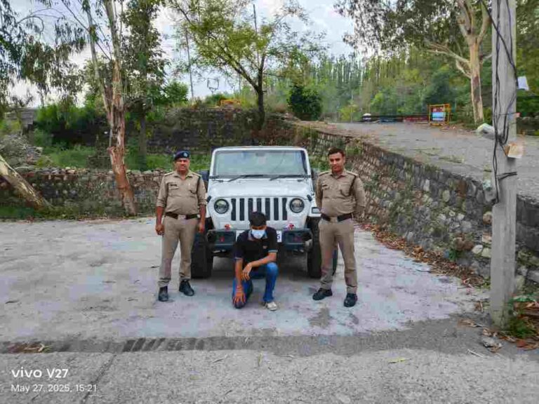मालदेवता क्षेत्र में चौपहिया वाहनो से स्टंट ड्राइविंग के प्रकरण में शामिल चौथे वाहन को पुलिस ने किया सीज