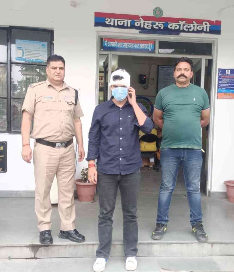 सरे राह गुंडागर्दी करने वाले अभियुक्त को दून पुलिस ने गिरफ्तार कर भेजा सलाखों के पीछे