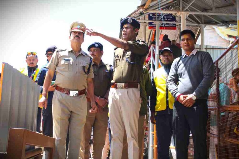 एडीजी अपराध एवं कानून व्यवस्था पहुंचे श्री बद्रीनाथ धाम, चारधाम यात्रा सुरक्षा व्यवस्था की समीक्षा