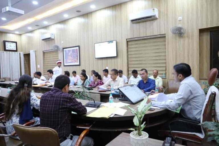 900 बीघा भूमि राज्य सरकार में निहित कर ली है:DM