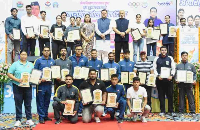 अंतर्राष्ट्रीय ओलंपिक दिवस पर सैकड़ों पदक विजेताओं को किया सम्मानित