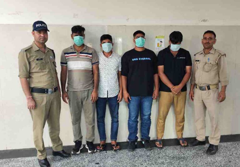 स्पा सेंटर की आड़ में चल रहे जिस्म फरोसी के धंधे का दून पुलिस ने किया पर्दाफाश