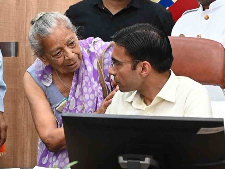 DM ने गिफ्ट डीड को किया खारिज, बुजुर्ग दंपति को दिलाया न्याय