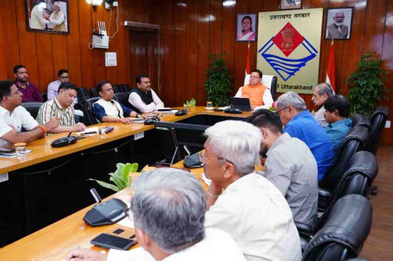 रिस्पना और बिंदाल नदी पर चार लेन एलिवेटेड रोड निर्माण परियोजना की सभी प्रक्रियाओं में तेजी लाई जाए:सीएम