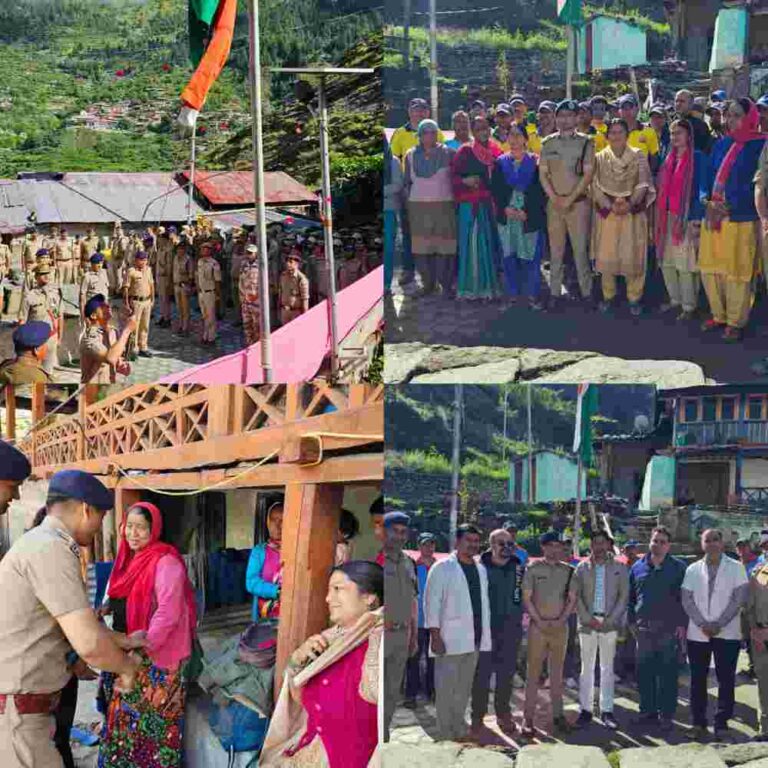 पुलिस महानिरीक्षक SDRF, अरुण मोहन जोशी के नेतृत्व में धराली, उत्तरकाशी में स्वतंत्रता दिवस ध्वजारोहण