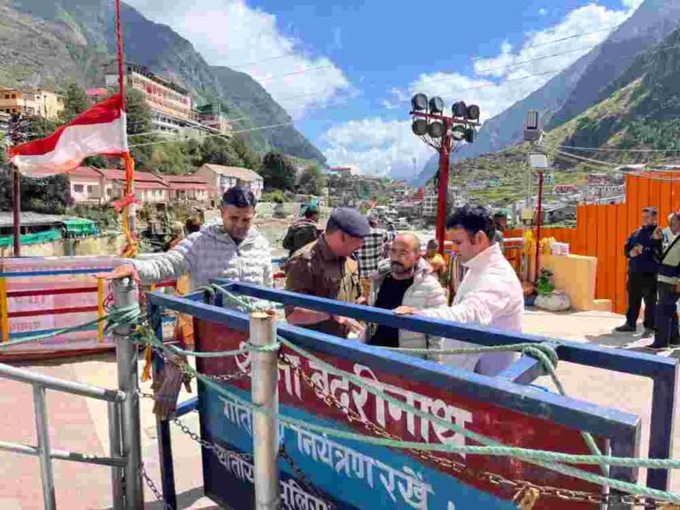 श्री बदरीनाथ धाम के दूसरे चरण की यात्रा तैयारियों को लेकर विजय थपलियाल ने की समीक्षा बैठक, दिए निर्देश