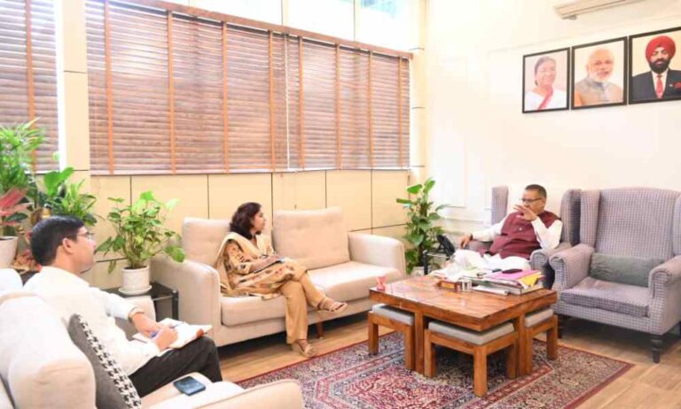 ग्राम्य विकास मंत्री गणेश जोशी ने ग्रामीण विकास को लेकर योजनाओं की समीक्षा