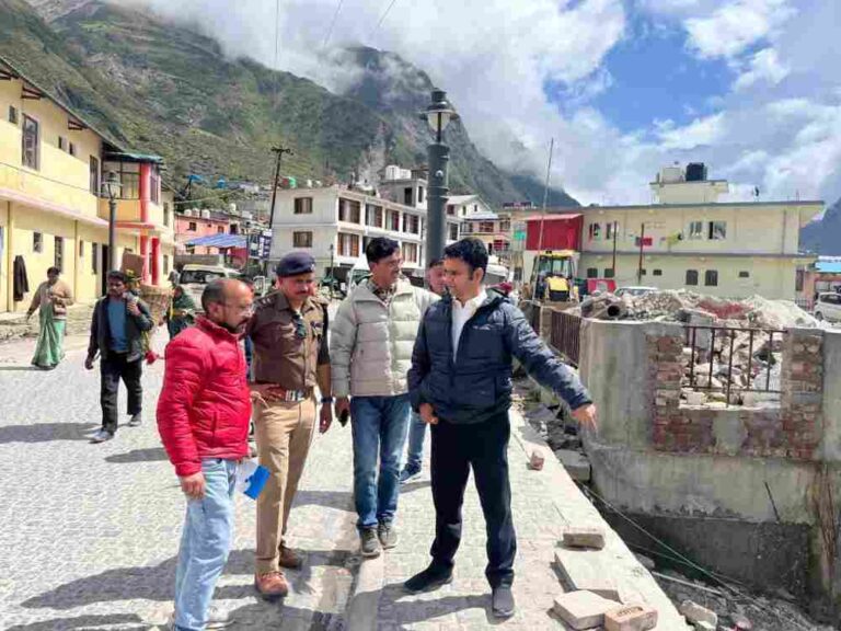 मंदिर परिसर में भिक्षावृत्ति पर लगी रोक, अतिक्रमण हटाने के निर्देश