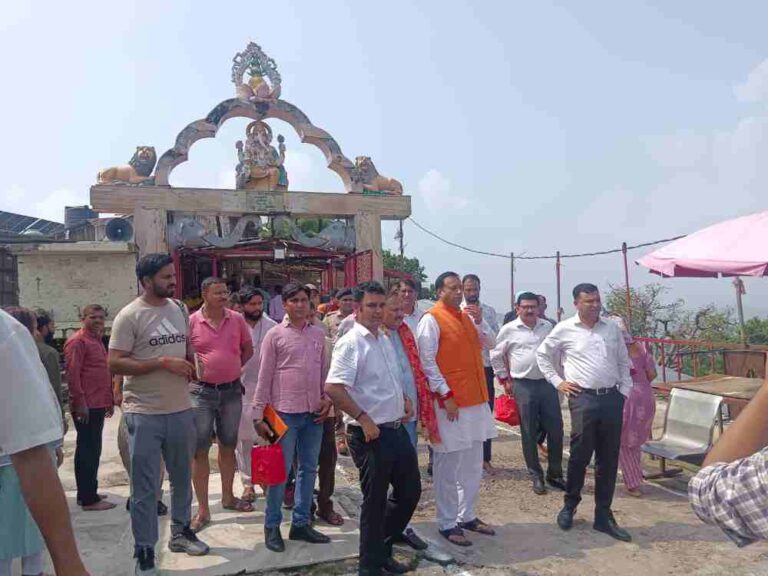 BKTC अध्यक्ष हेमंत द्विवेदी ने मां चंडी देवी मंदिर व्यवस्थाओं का निरीक्षण किया।