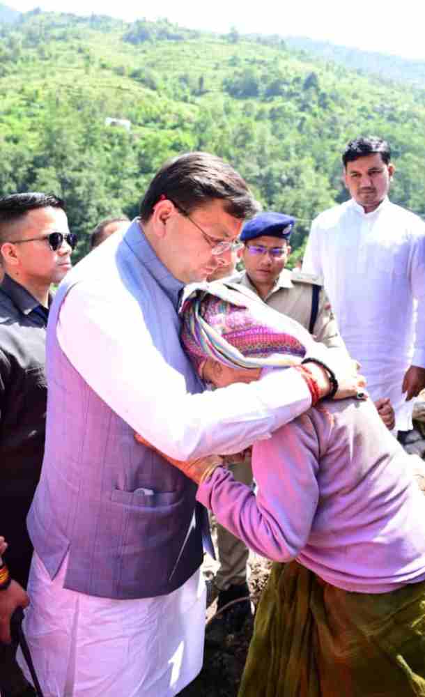 मुख्यमंत्री ने चमोली जिले के आपदा प्रभावित क्षेत्रों का किया निरीक्षण