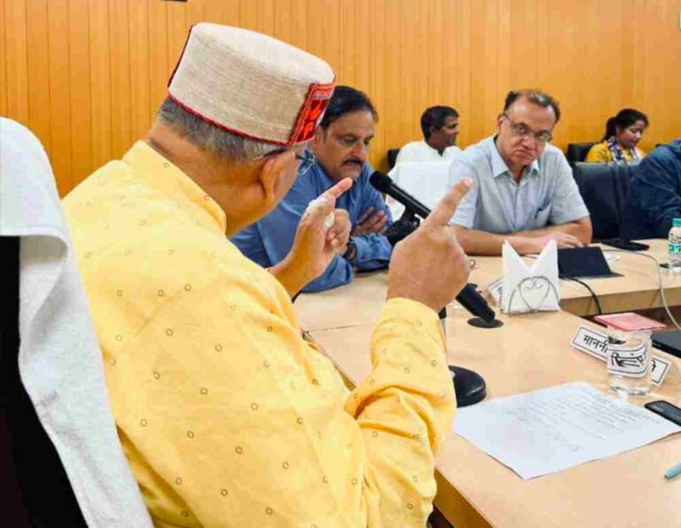 सभी विभाग सामंजस्य स्थापित कर विकास के लक्ष्य पूरा करें: महाराज