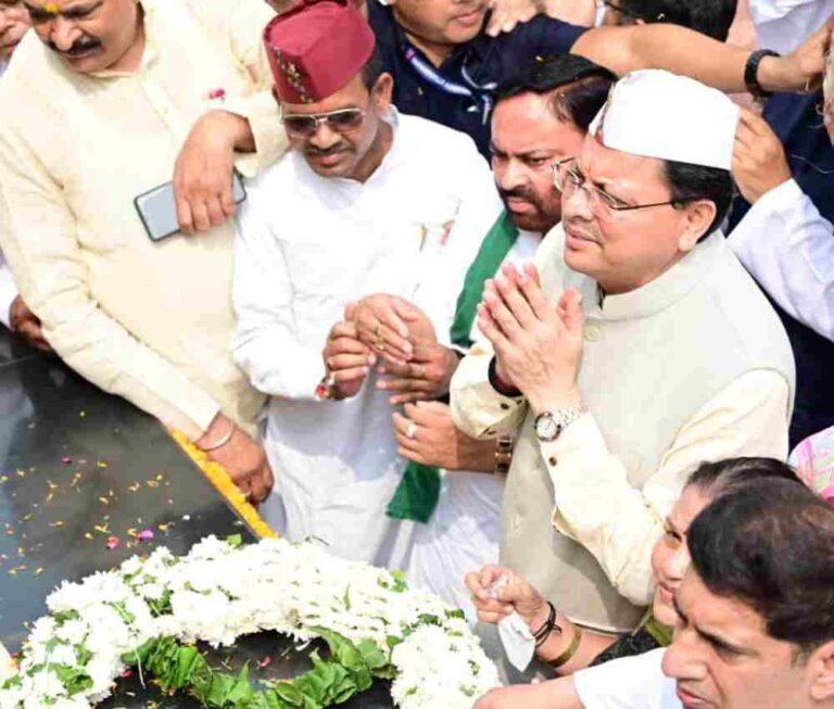 रामपुर तिराहा शहीदों को मुख्यमंत्री पुष्कर सिंह धामी ने दी श्रद्धांजलि