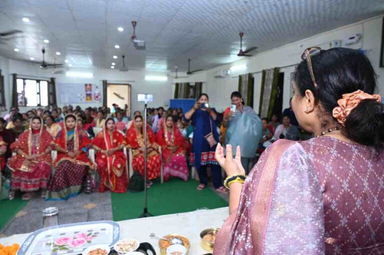 महिला समाज की निर्माता है: ऋतु खण्डूडी भूषण