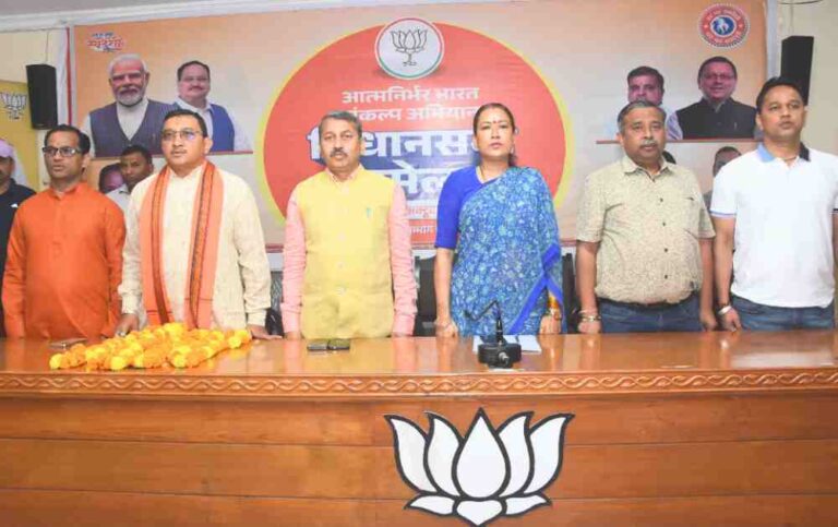 स्वदेशी की नींव पर ही बनेगा विकसित भारत : रेखा आर्या