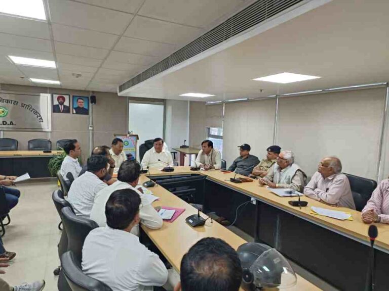 पुराने आढ़त बाजार को कब तक देख पाएंगे आप