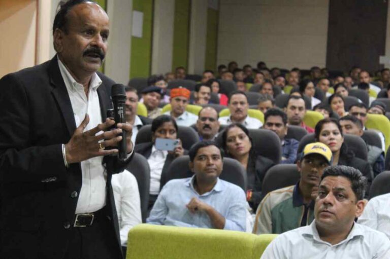 लागू नए आपराधिक कानूनों को लेकर आम जनमानस के साथ पुलिस लाइन में हुआ गोष्ठी का आयोजन