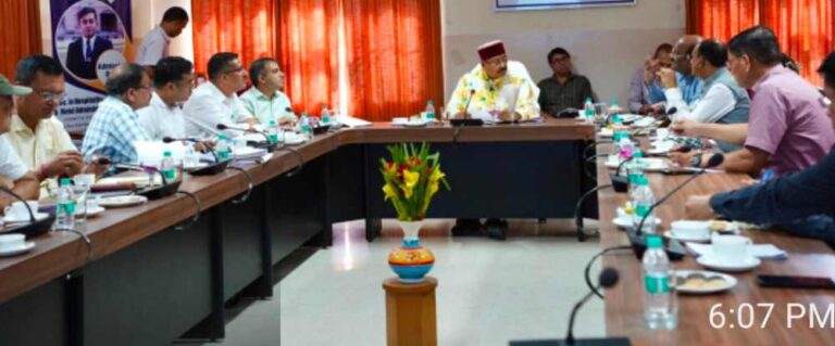 विकास कार्यों में वन भूमि की बाधाओं को दूर करें: महाराज