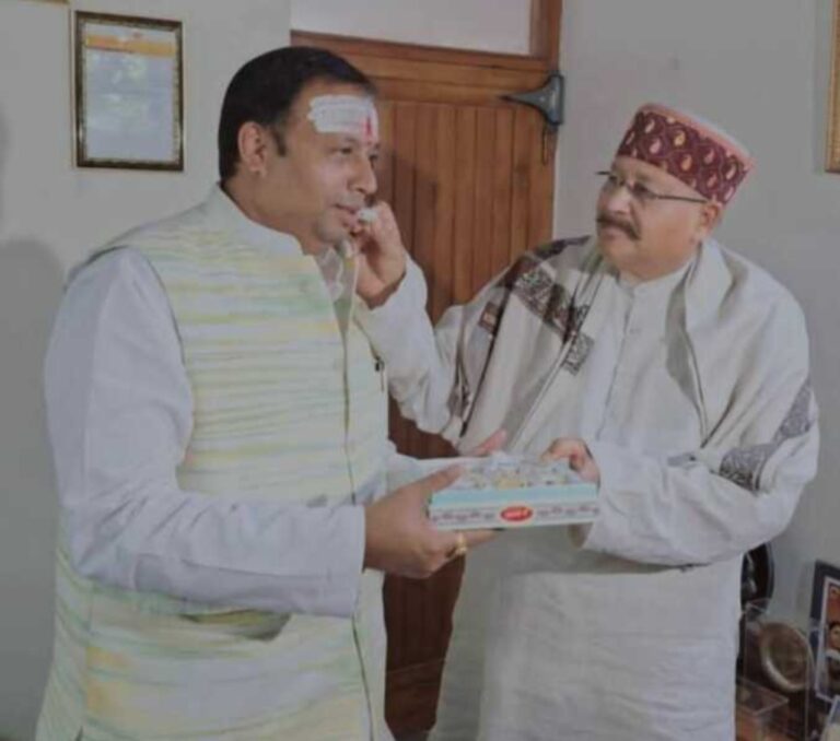 श्री केदार सभा ने बीकेटीसी के अध्यक्ष हेमंत द्विवेदी को हटाने की मांग