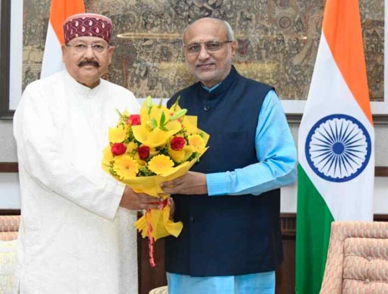 सतपाल महाराज ने उपराष्ट्रपति से भेंट कर उत्तराखंड आने का न्यौता दिया