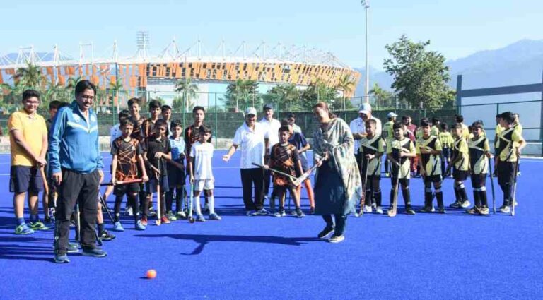 हॉकी का पुराना गौरव लौटाने का संकल्प लें खिलाड़ी : रेखा आर्या