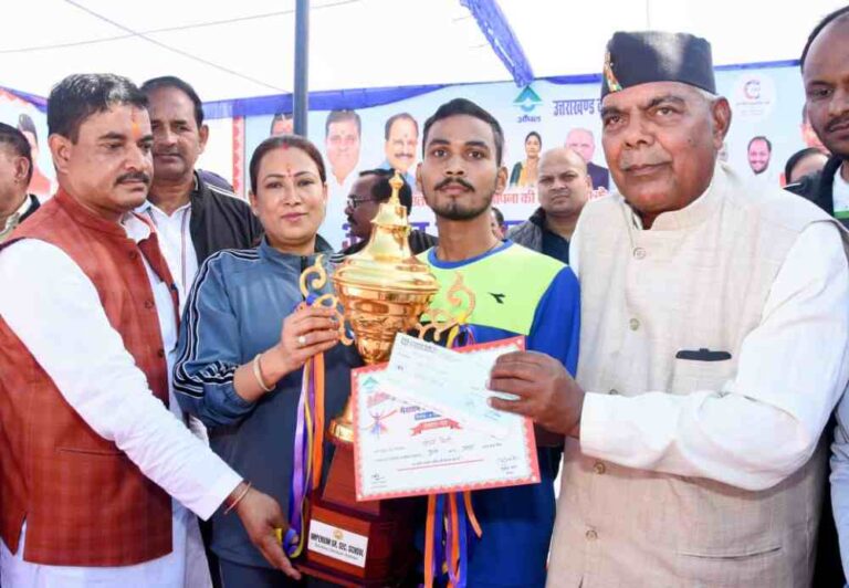 खेल मंत्री रेखा आर्या ने किया पदक विजेताओं को सम्मानित