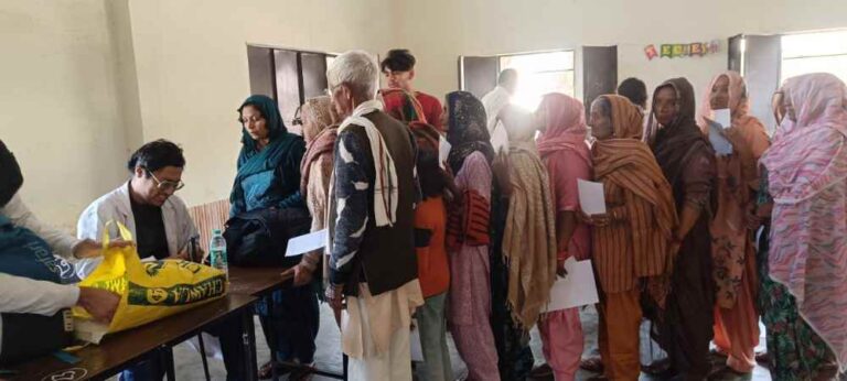 श्री महंत इन्दिरेश अस्पताल ने हरिद्वार में लगाया निःशुल्क शिविर