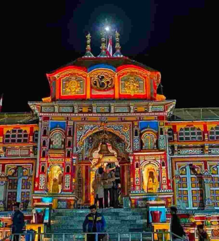 बदरीनाथ में विशेष पूजा को लेकर रावल के ऐतराज से मचा हड़कंप, अब सीईओ की अनुमति से ही बैठ सकेंगे पूजाओं में